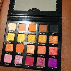 Violet Voss Makeup - Violet Voss HASHTAG PALETTE Violet Voss Makeup - Violet Voss HASHTAG PALETTE